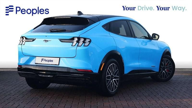 Used Ford Mustang Premium 370 HP (272 kW) 2024 Blue Hatchback