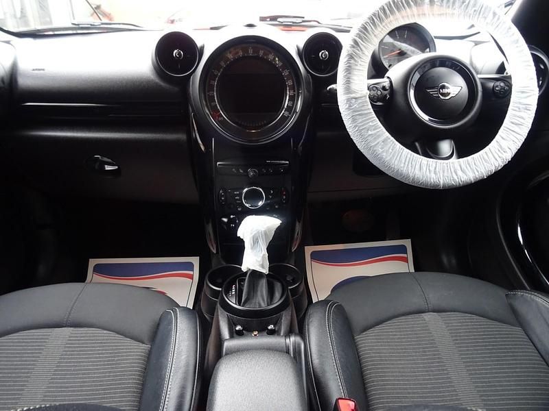 Usado Mini Cooper D 112 HP (82 kW) 2014 Verde Citadino