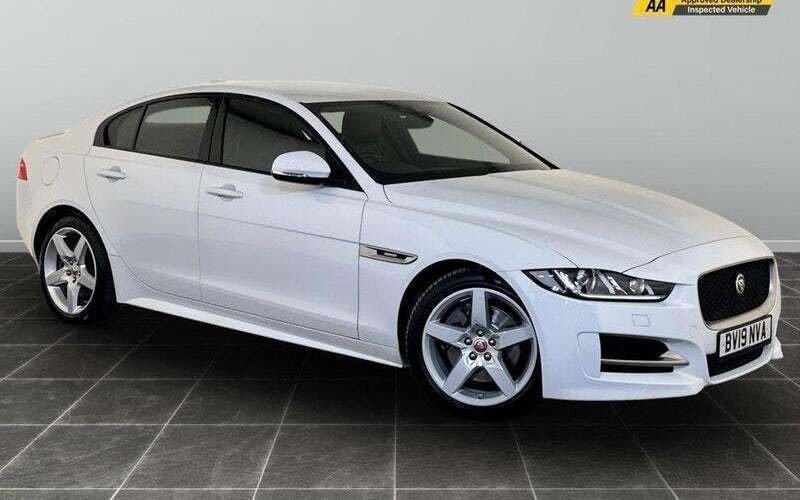 White Used 2019 Jaguar XE Ingenium Sedan | £13,395 (Fair price) - Image 1/2