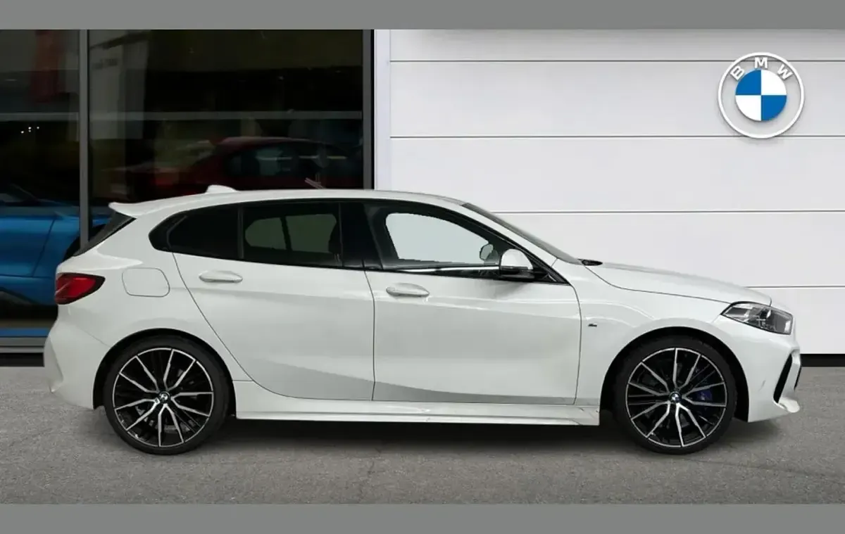 Used BMW 120 M Sport 190 HP (139 kW) 2022 White Hatchback