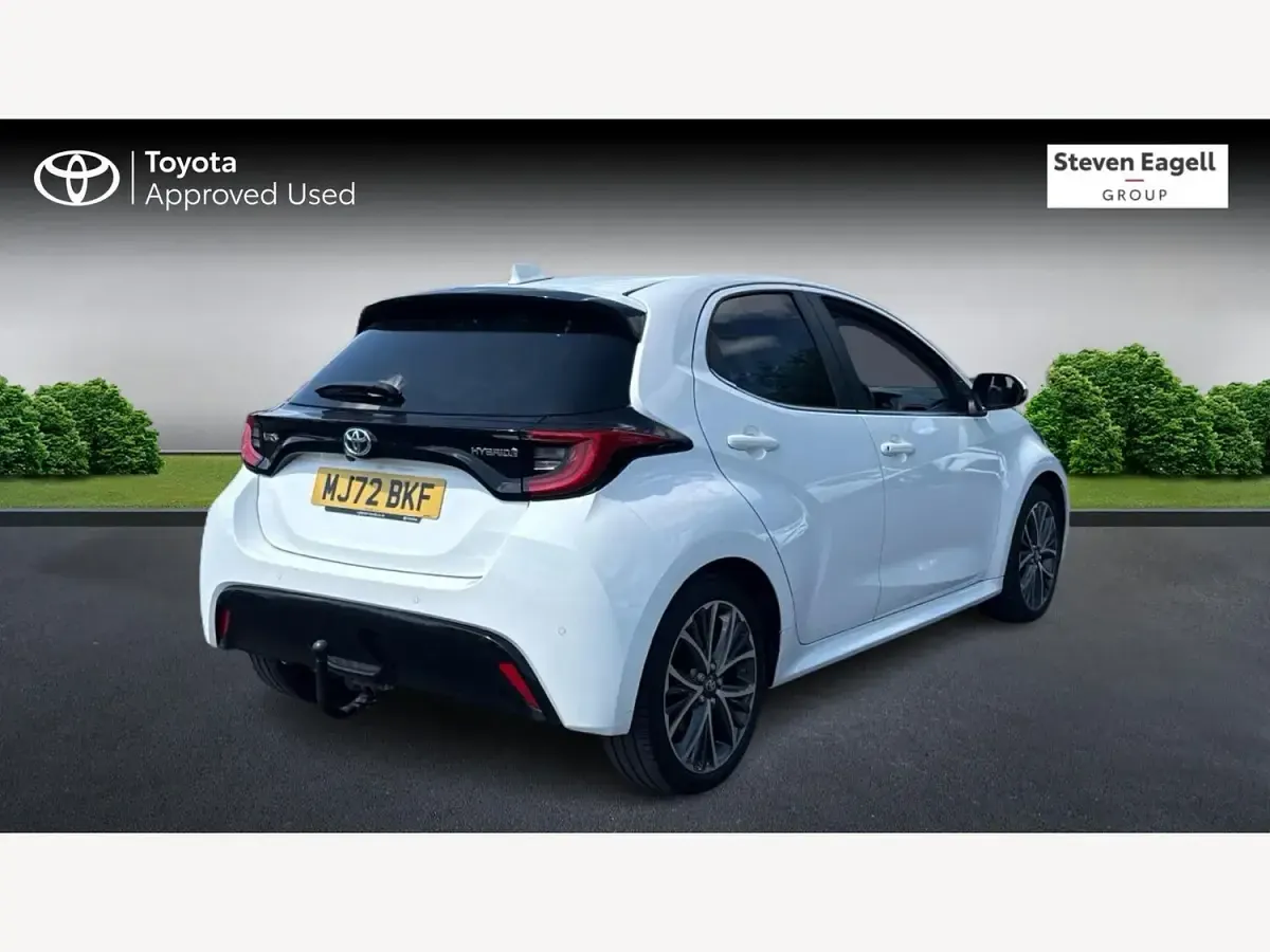 Used Toyota Yaris 2022 White Hatchback