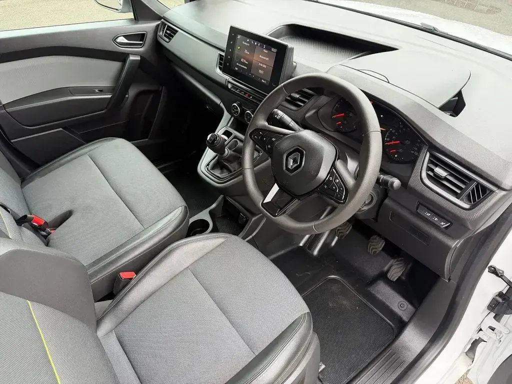 Used Renault Kangoo 95 HP (69 kW) 2024 White MPV