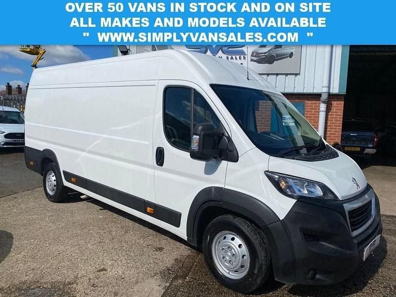 Used Peugeot Boxer 140 HP (102 kW) 2021 White Van