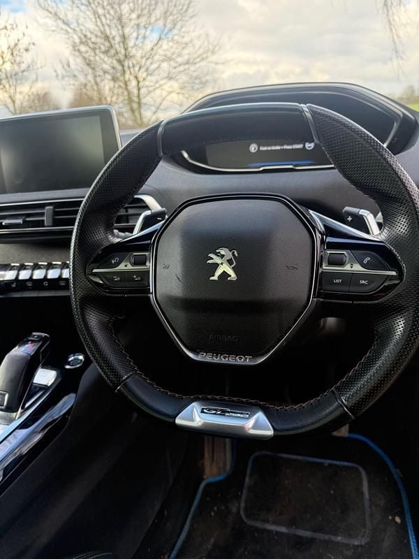 Used Peugeot 3008 Premium 2021 Red SUV