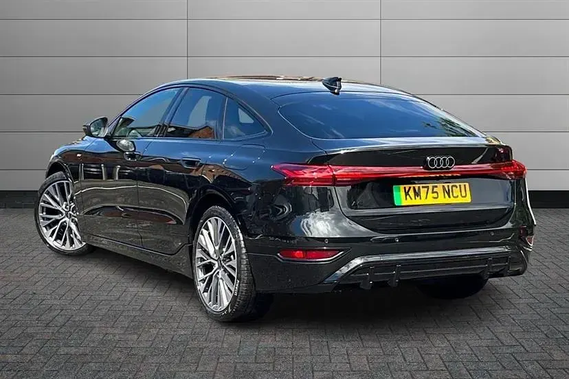 New Audi A6 e-tron Comfort 210 kW (286 HP) 2025 Black Hatchback