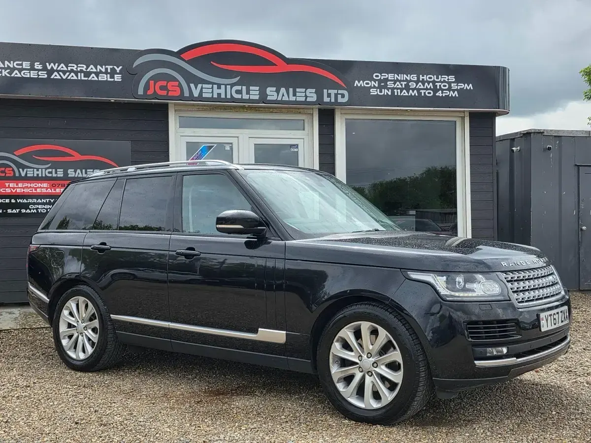 Used Land Rover Range Rover Vogue 306 HP (225 kW) 2017 Black SUV