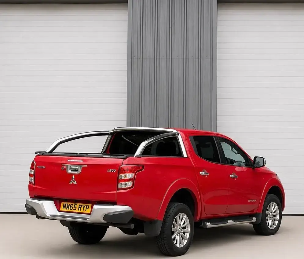 Used Mitsubishi L200 181 HP (133 kW) 2016 Red Pickup