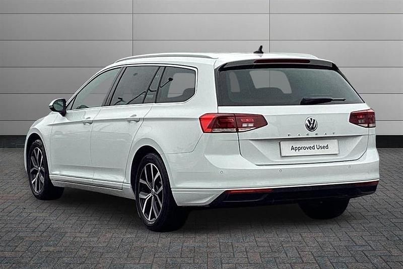 Used VW Passat SEL 150 HP (110 kW) 2020 White Estate