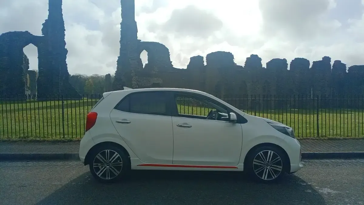 Used Kia Picanto GT-Line S 83 HP (61 kW) 2017 White Hatchback