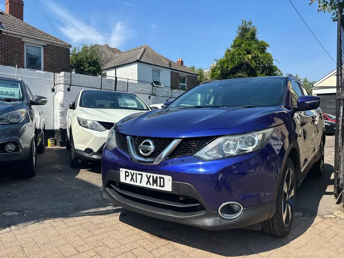 Used Nissan Qashqai N-Connecta 115 HP (84 kW) 2017 Blue SUV