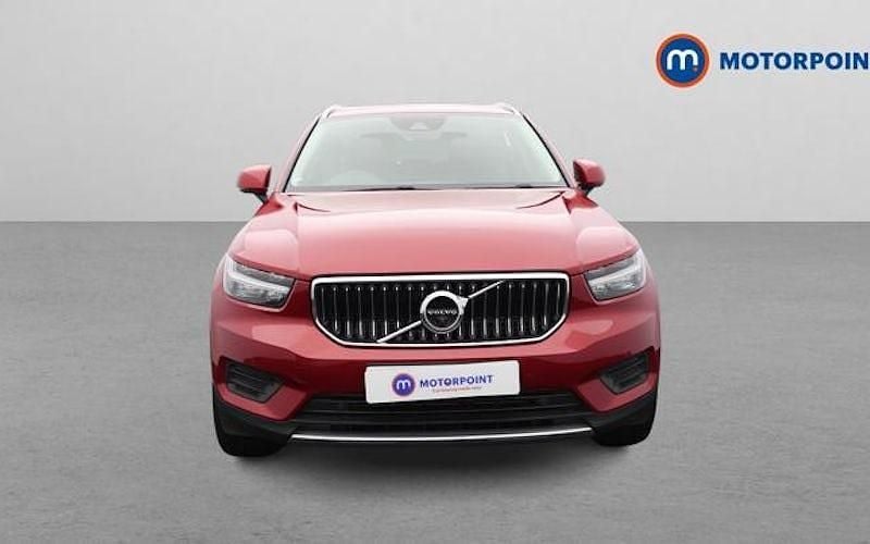 Used Volvo XC40 Inscription 211 HP (155 kW) 2021 Red SUV