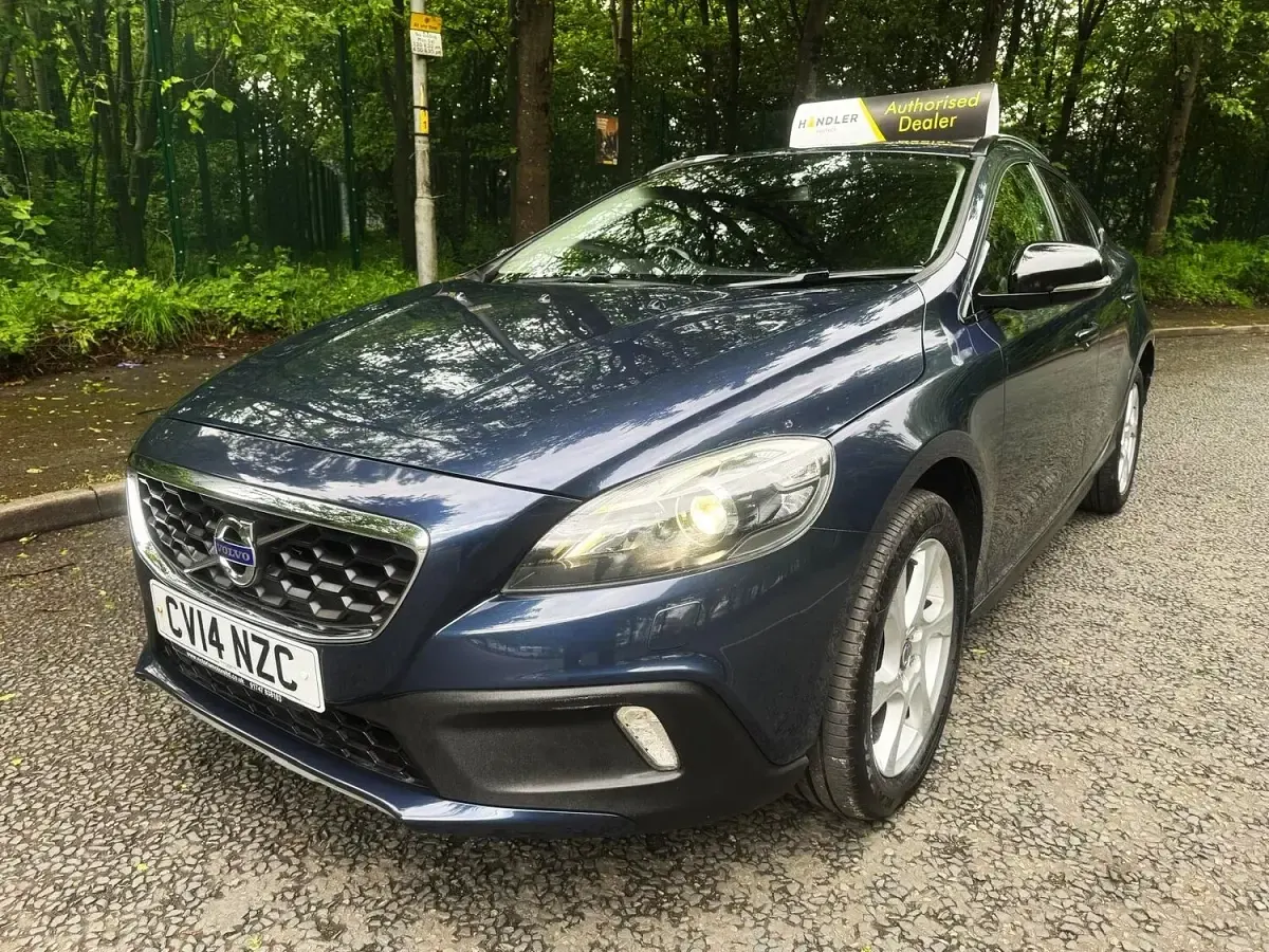Used Volvo V40 2014 Blue Hatchback