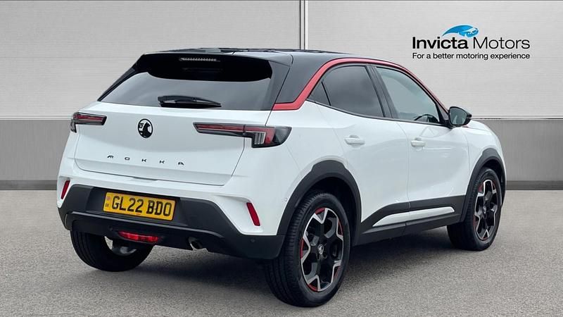 Used Vauxhall Mokka SRi 100 HP (73 kW) 2022 White SUV