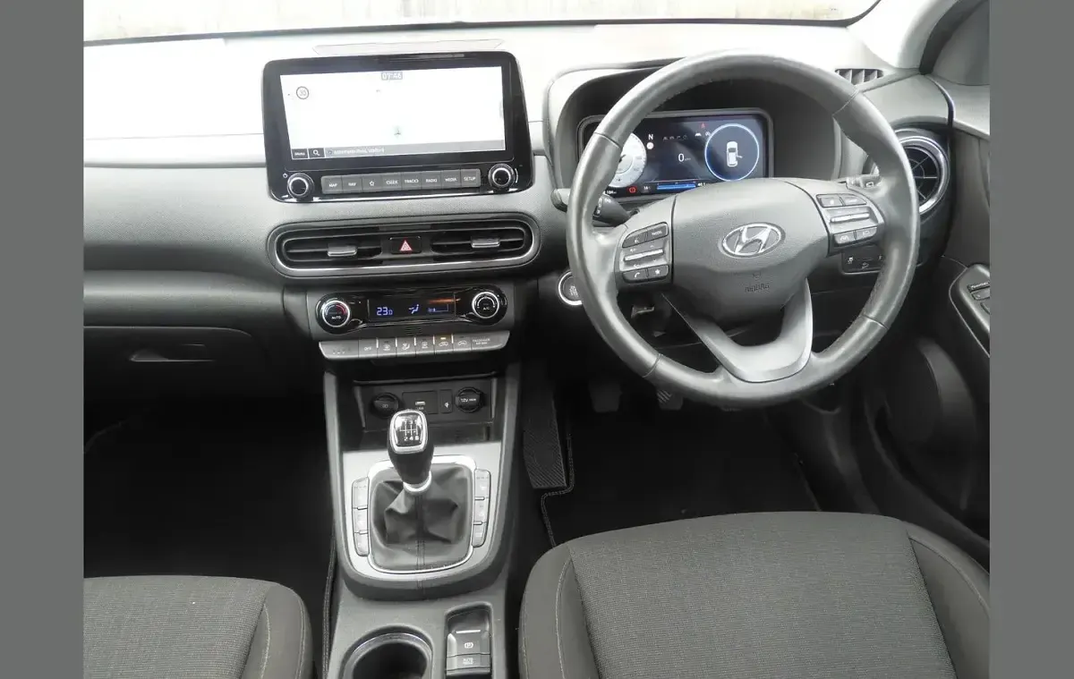 Used Hyundai Kona Premium 120 HP (88 kW) 2021 White SUV