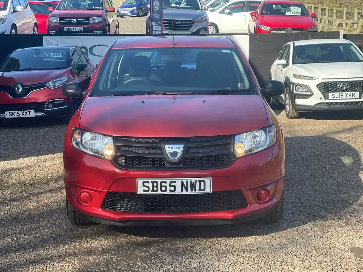 Used Dacia Sandero Ambiance 90 HP (66 kW) 2015 Red Hatchback