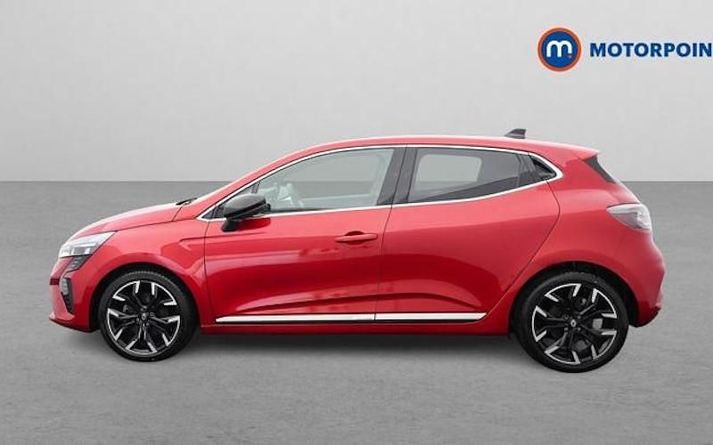 Używany Renault Clio V Techno 143 KM (105 kW) 2024 Czerwony Hatchback