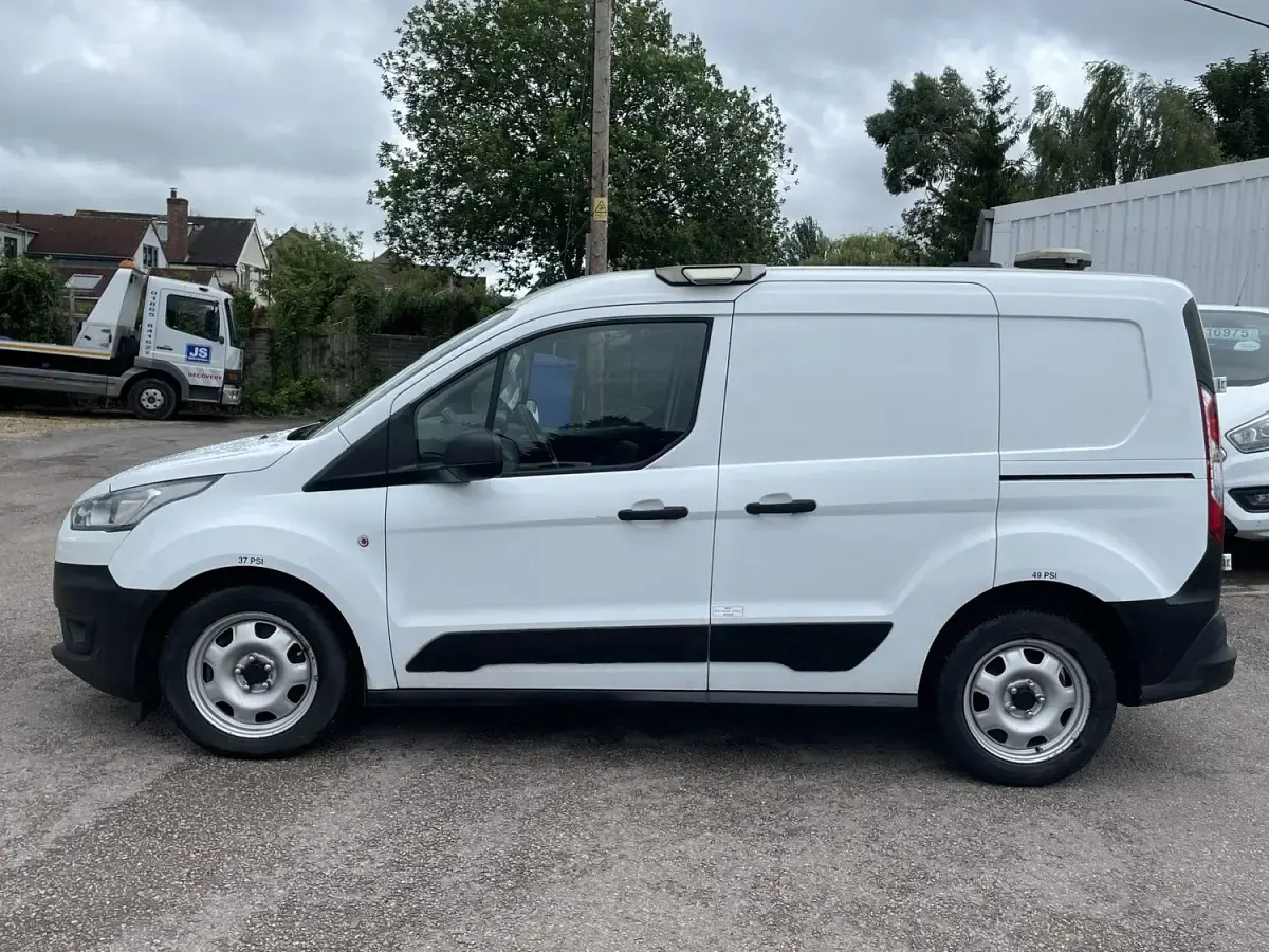 Used Ford Transit Connect 100 HP (73 kW) 2019 White MPV
