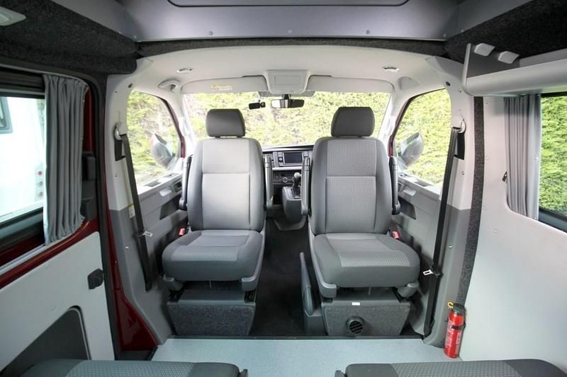 Used VW T6.1 150 HP (110 kW) 2023 Red Van