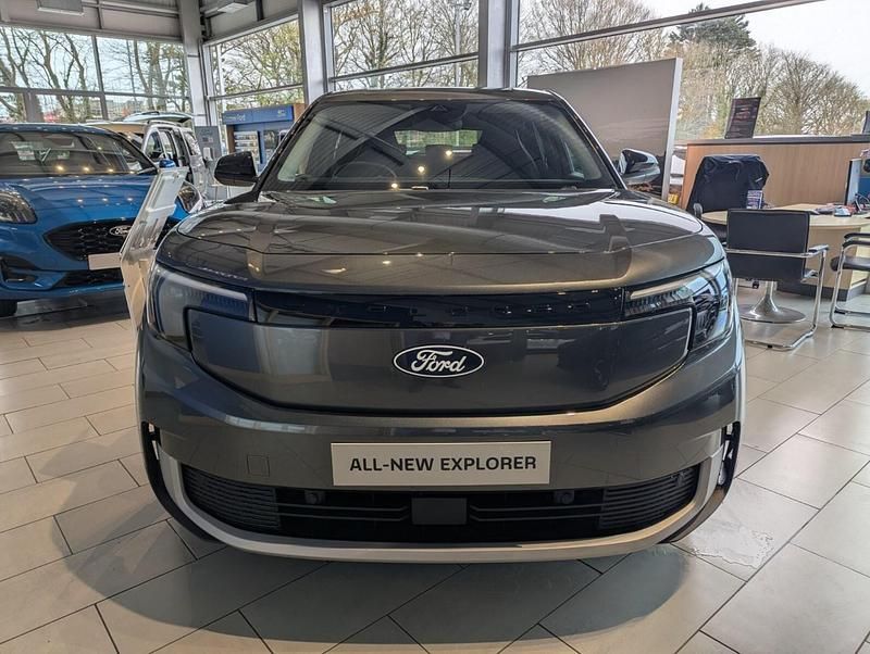 Nouă Ford Explorer Select 210 kW (286 CP) 2026 SUV