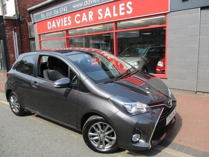 Grey Used 2014 Toyota Yaris Hatchback | £6,990 (Fair price) - Image 1/4