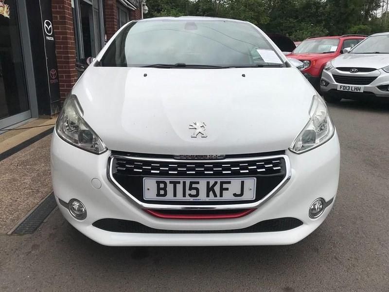 Used Peugeot 208 GTi 200 HP (147 kW) 2015 White Hatchback