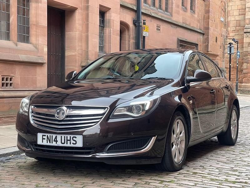 Used Vauxhall Insignia Design Edition 163 HP (119 kW) 2014 Brown Hatchback