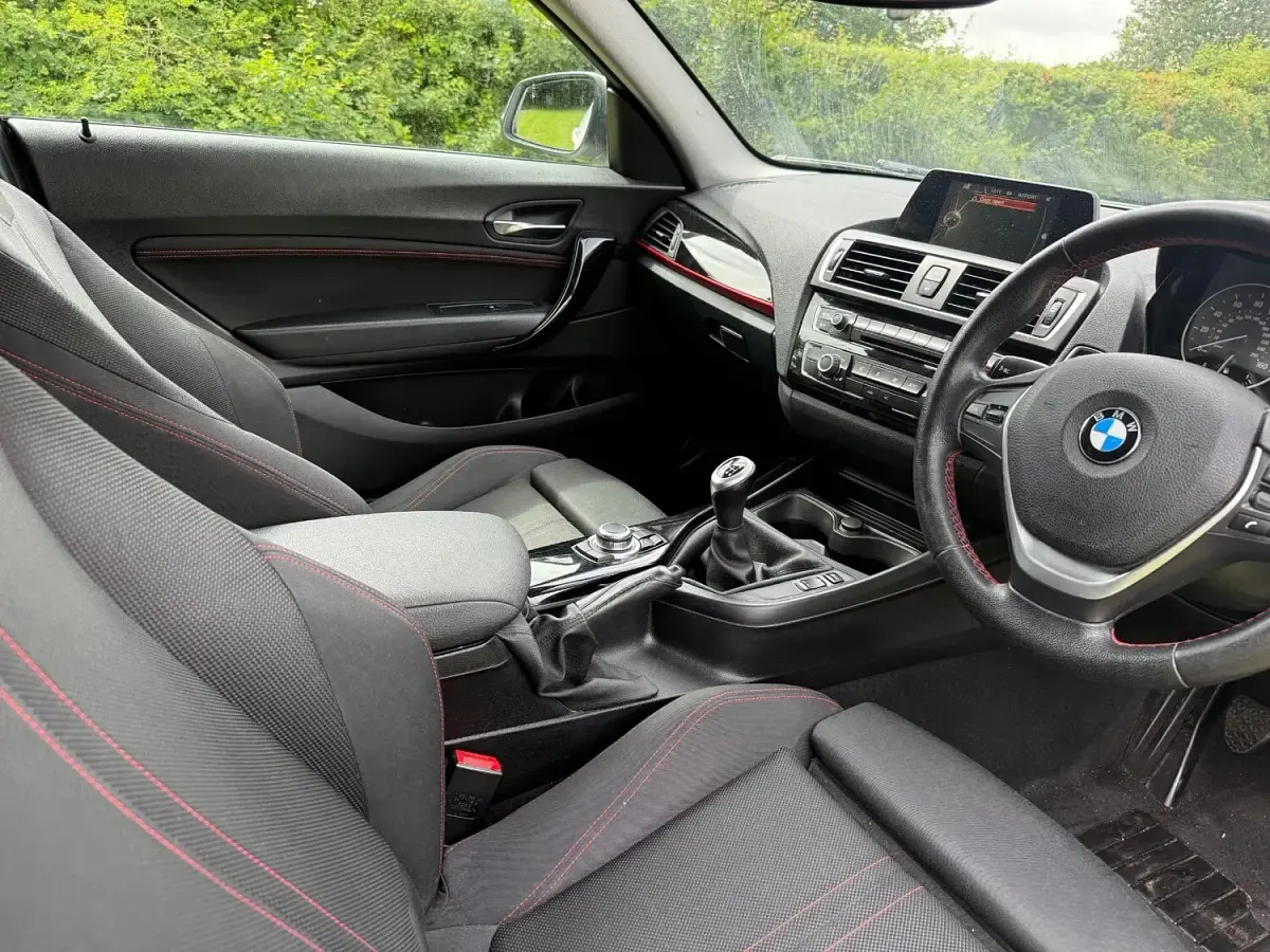 Used BMW 118 Sport Line 2016 White Hatchback
