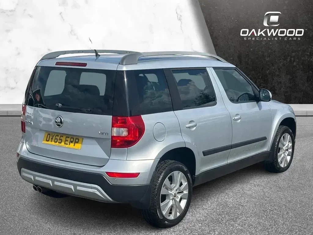Used Skoda Yeti SE L 110 HP (80 kW) 2015 Silver SUV