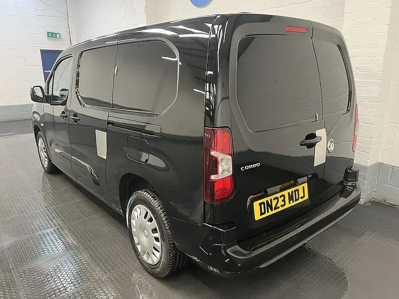 Used Vauxhall Combo S 100 HP (73 kW) 2023 Black MPV