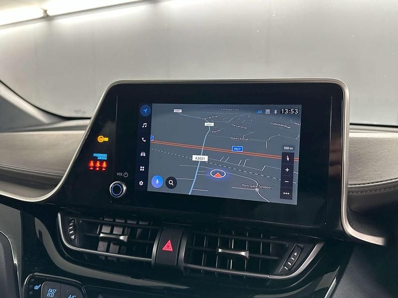 Used Toyota C-HR 122 HP (89 kW) 2023 White SUV