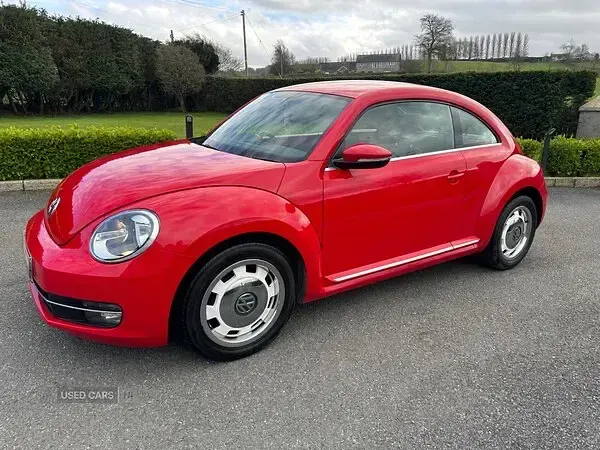 Begagnad VW Beetle Design 2014 Röd Halvkombi