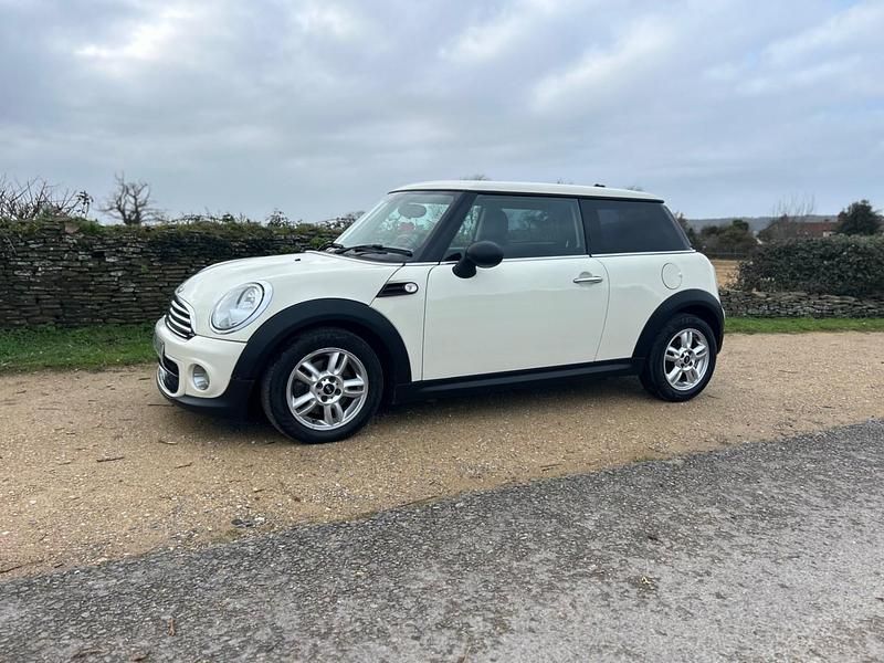 Used Mini One D Hatch 90 HP (66 kW) 2013 White Hatchback