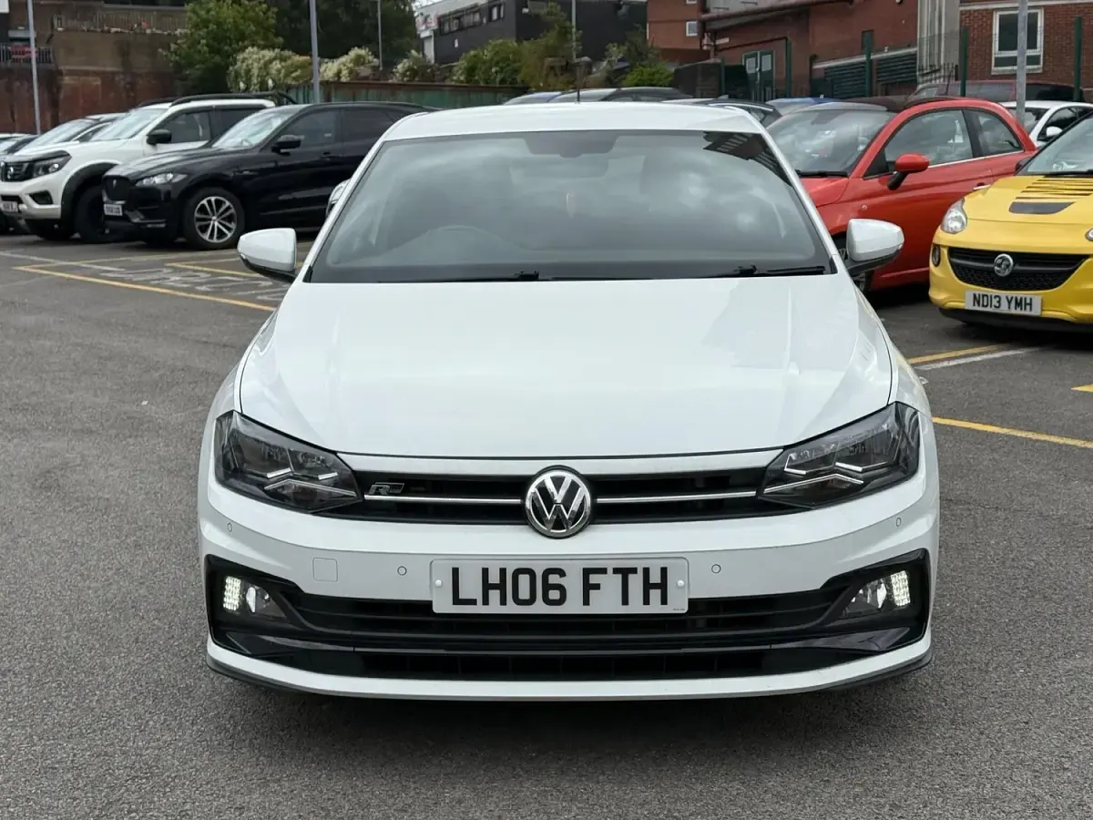 Used VW Polo R-line 115 HP (84 kW) 2019 White Hatchback