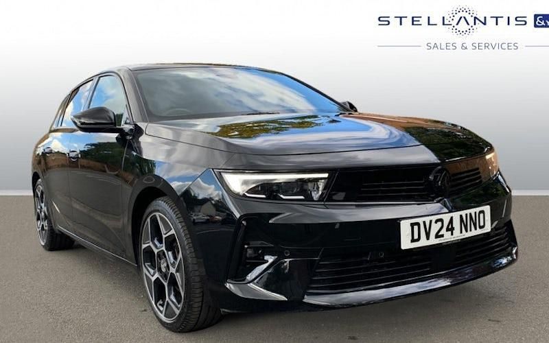 Black Used 2024 Vauxhall Astra Ultimate Hatchback | £16,572 (Good price) - Image 1/3