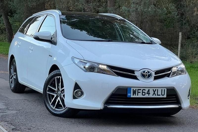 Used 2014 Toyota Auris Touring Sports Estate | £7,399 (Fair price) - Image 1/1