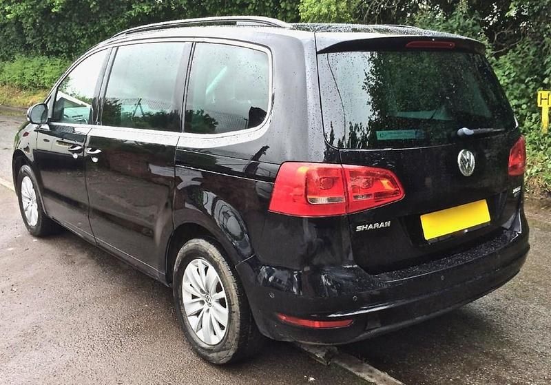 Used VW Sharan SE 140 HP (102 kW) 2011 Black MPV