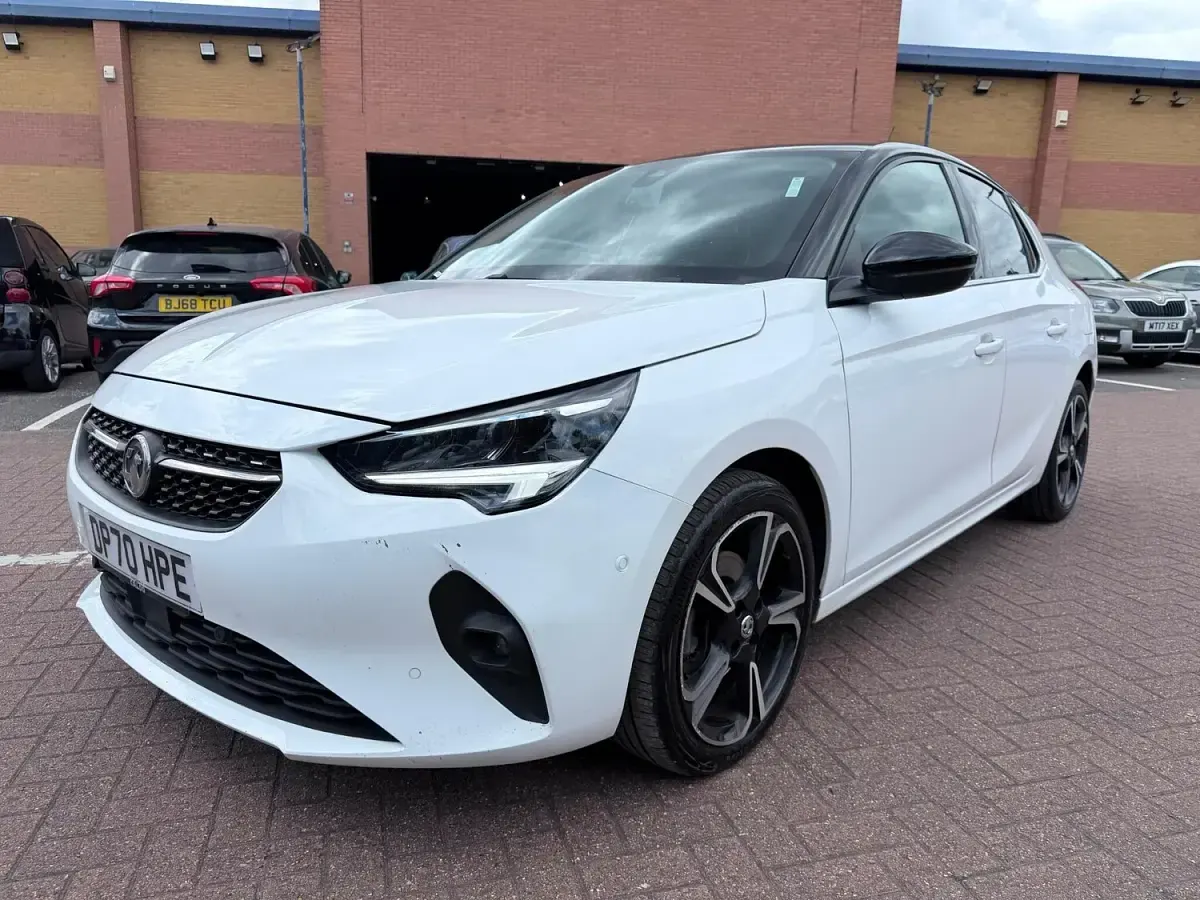 Used Vauxhall Corsa Elite 100 HP (73 kW) 2020 White Hatchback
