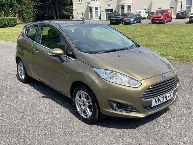 Brown Used 2013 Ford Fiesta Zetec Hatchback | £3,495 (Fair price) - Image 1/4