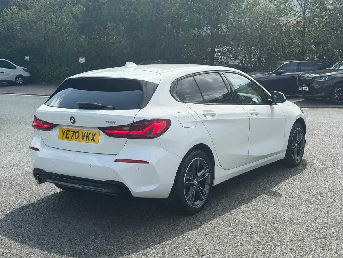 Used BMW 118 Sport Line 138 HP (101 kW) 2020 White Hatchback