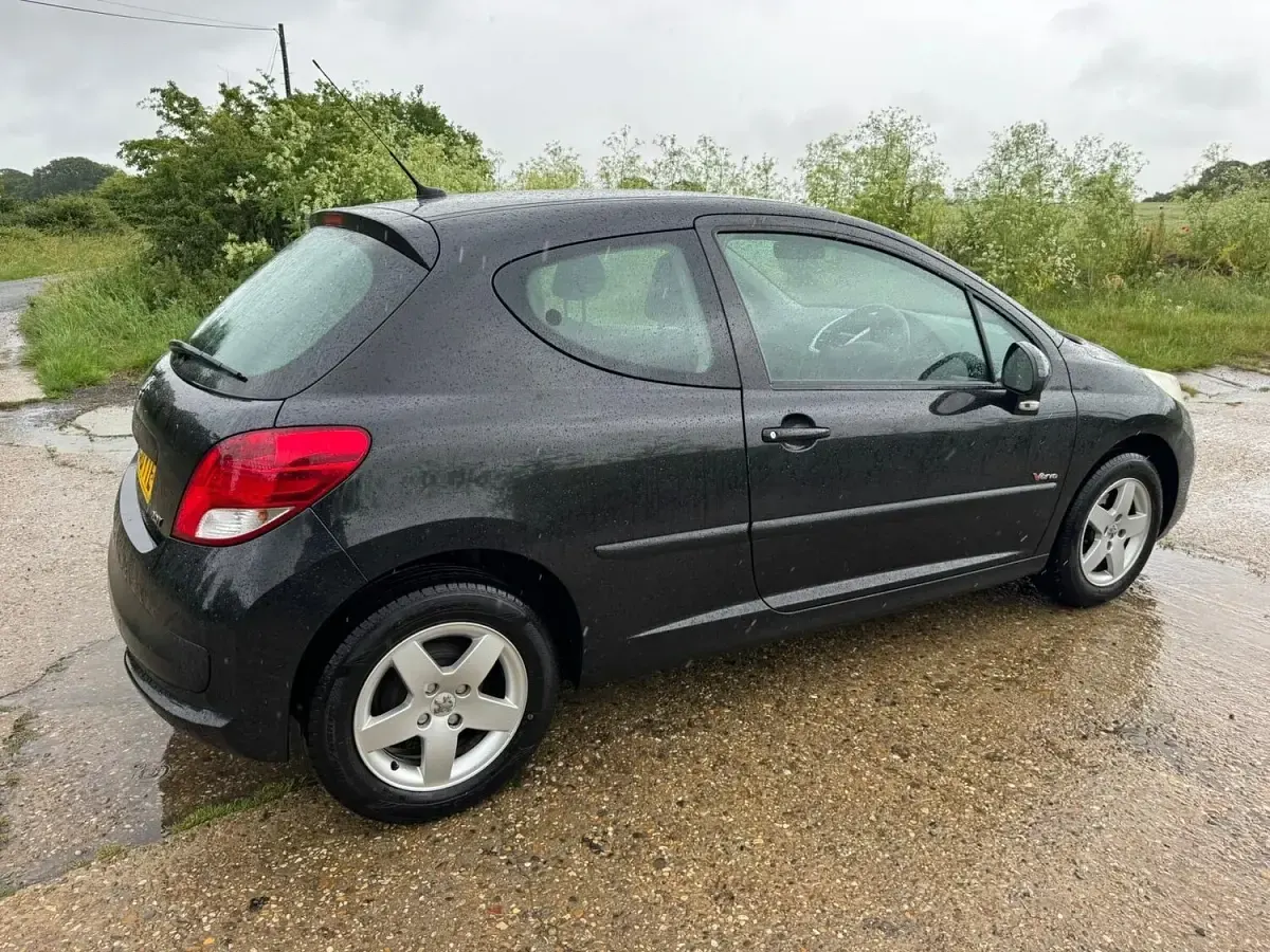 Used Peugeot 207 2010 Black Hatchback