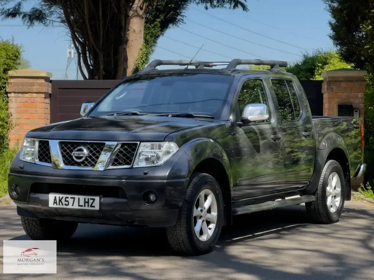 Begagnad Nissan Navara 174 HK (127 kW) 2007 Grå Pickup