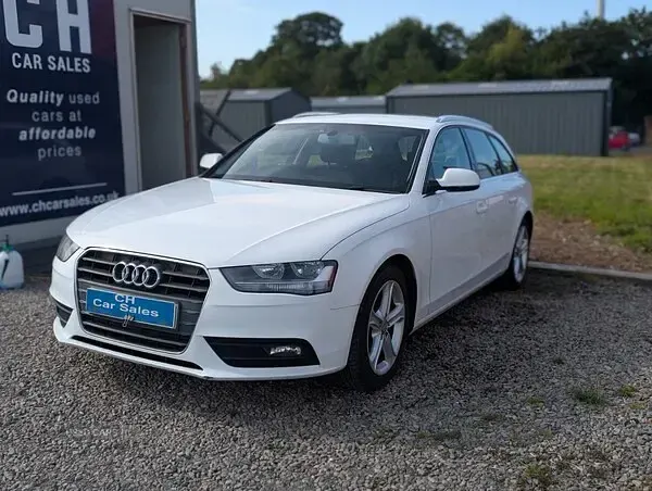 Used Audi A4 Comfort 134 HP (98 kW) 2013 White Estate