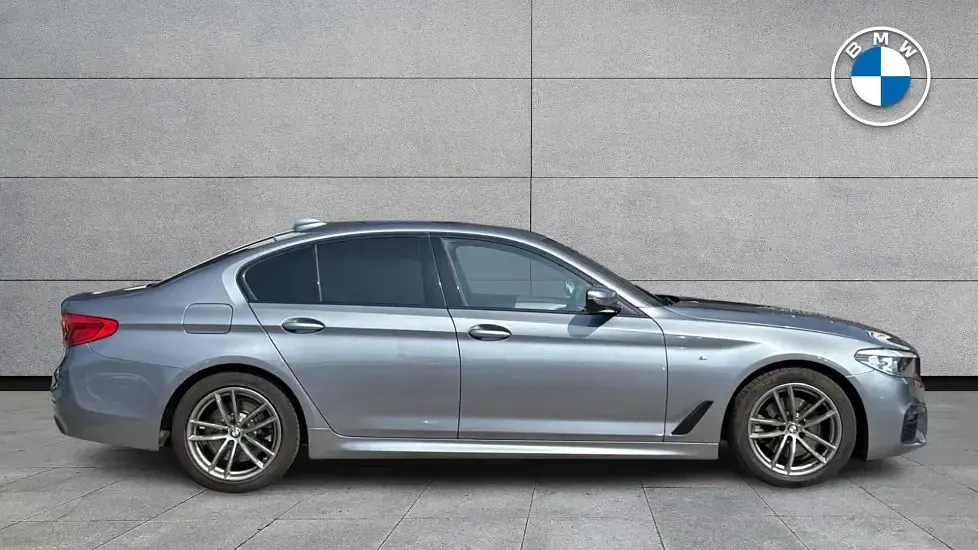 Used BMW 520 M Sport 187 HP (137 kW) 2019 Blue Sedan