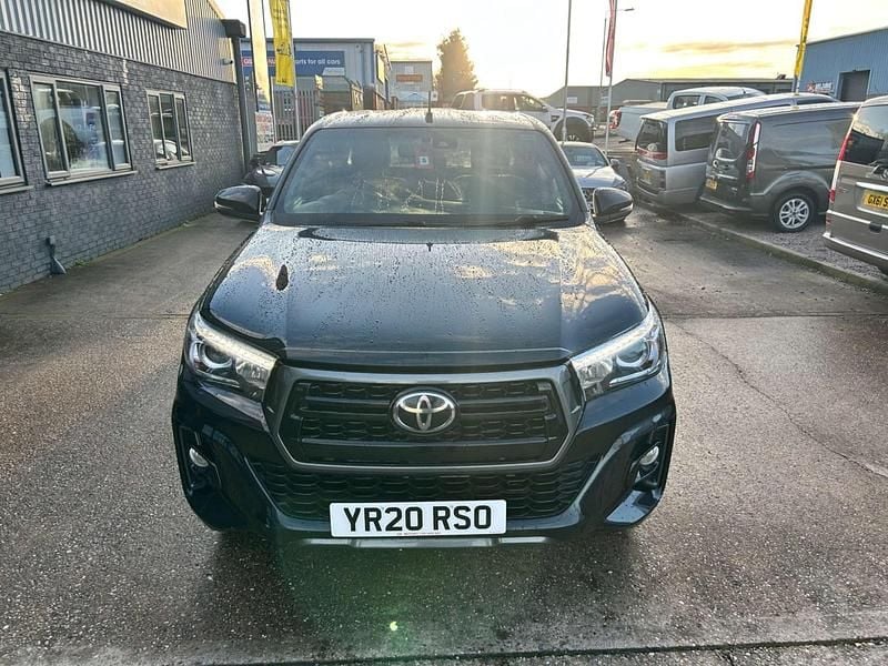 Used Toyota HiLux Luxury 150 HP (110 kW) 2020 Black Pickup