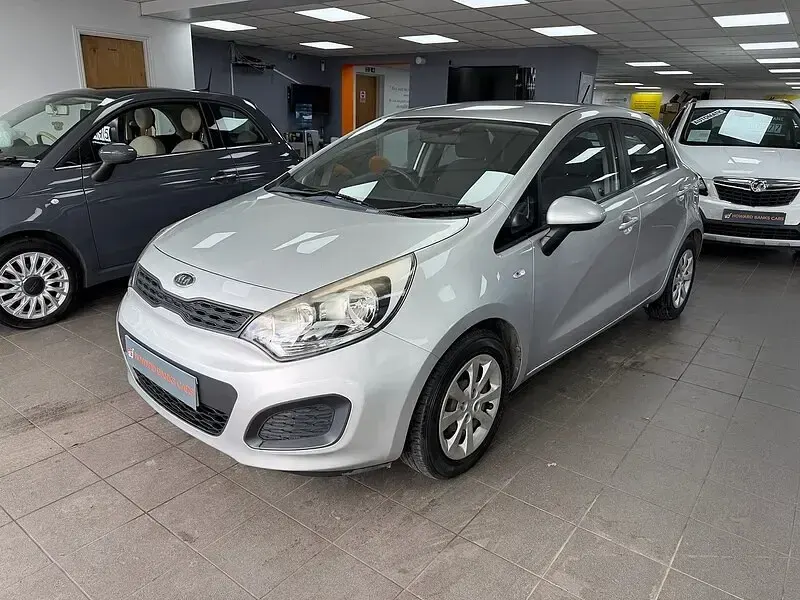 Used Kia Rio Air 84 HP (61 kW) 2012 Silver Hatchback