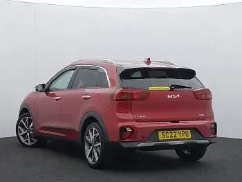 Used Kia Niro 139 HP (102 kW) 2022 Red SUV