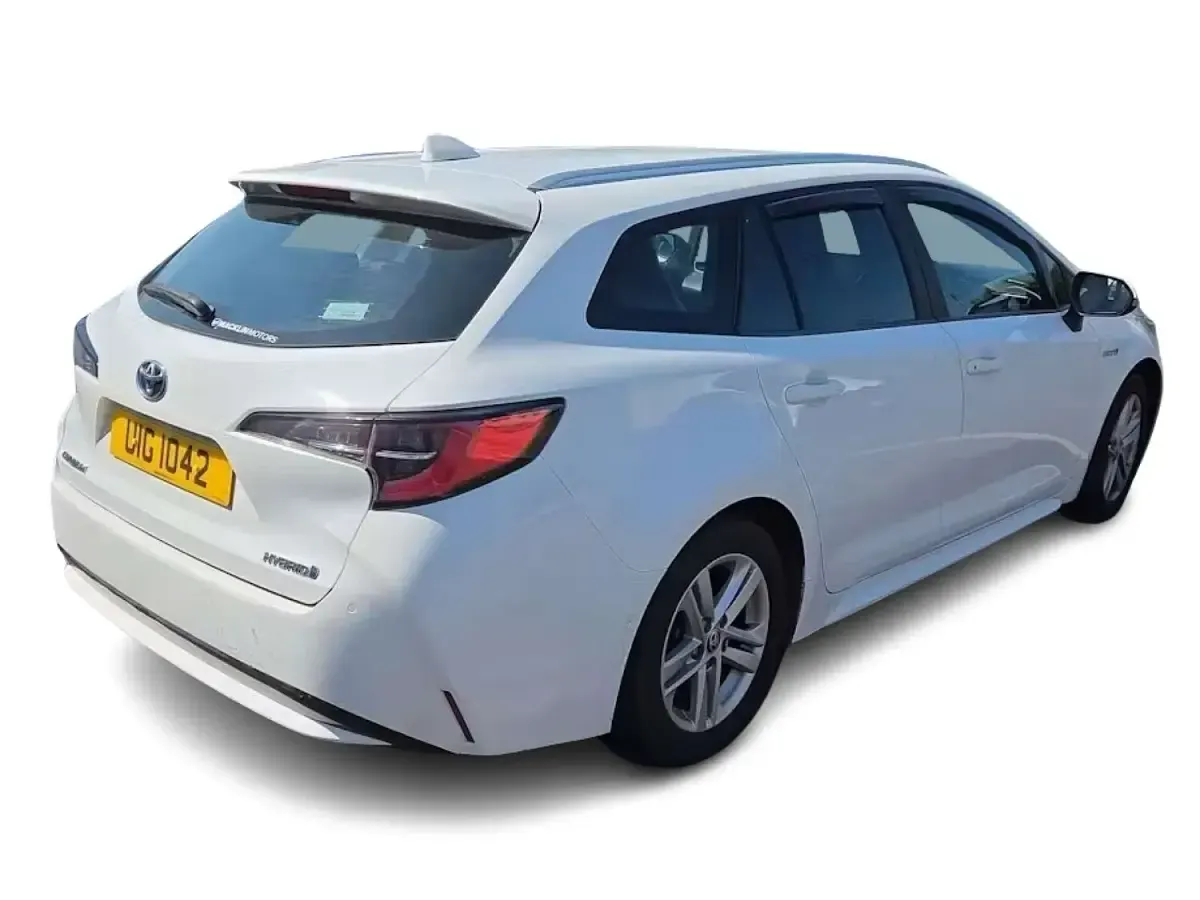 Used Toyota Corolla 122 HP (89 kW) 2021 White Estate