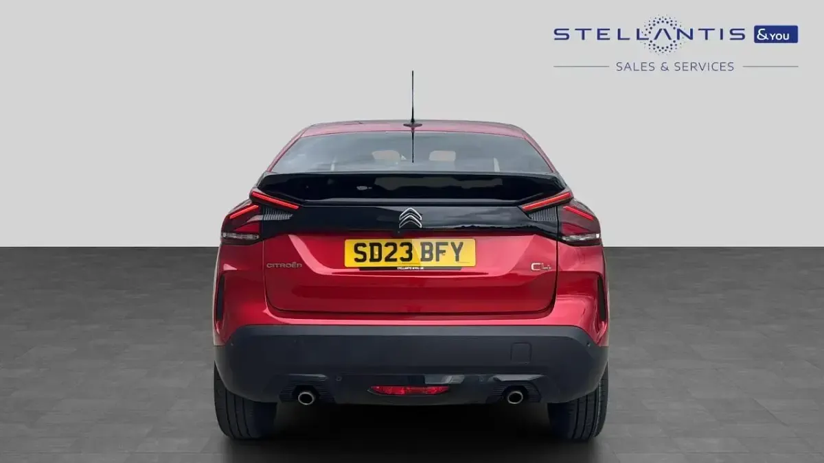 Używany Citroën C4 PureTech 127 KM (93 kW) 2023 Czerwony SUV