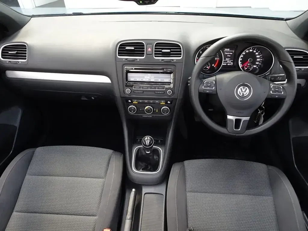 Used VW Golf Cabriolet SE 105 HP (77 kW) 2015 Blue Cabriolet