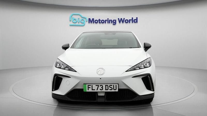 Used MG MG4 EV Trophy 147 kW (201 HP) 2023 White Hatchback